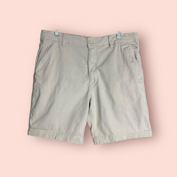 H&M Men’s Flat Front Khaki Shorts Chinos 7.5” Inseam Medium 34” - Picture 1 of 4